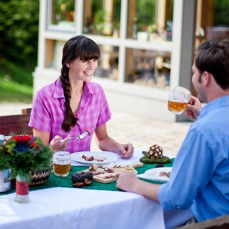 Almidylle Sabathy Hotel Obdach Екстериор снимка