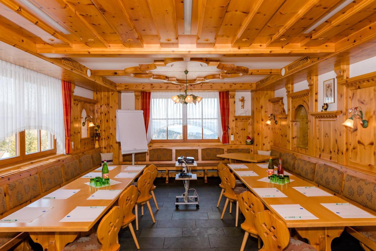 Almidylle Sabathy Hotel Obdach Екстериор снимка