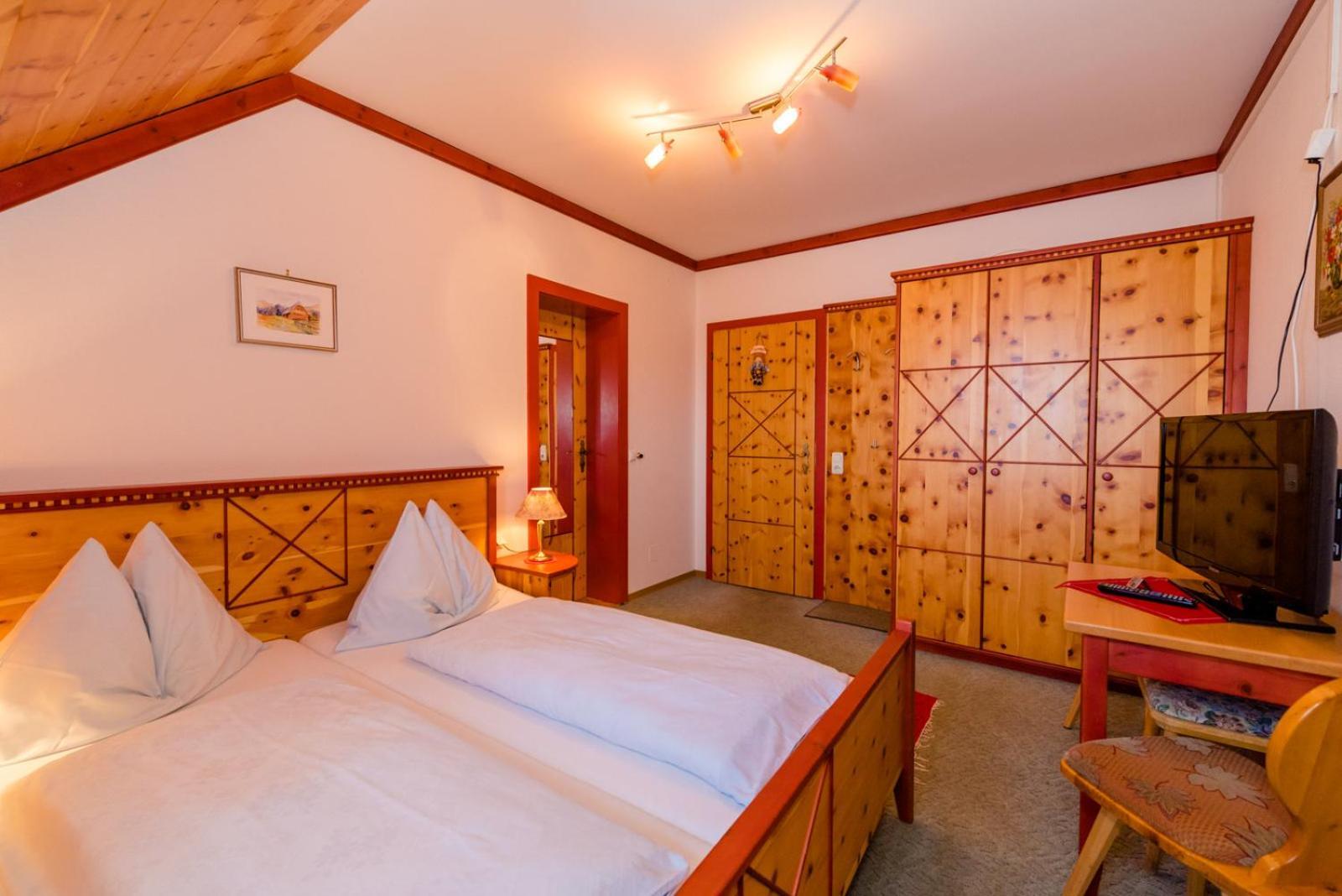 Almidylle Sabathy Hotel Obdach Екстериор снимка
